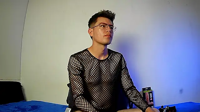 Snapshot of nicolatinboy chatting on February 7, 9:12 pm nicolatinboy online show from February 7, 9:12 pm