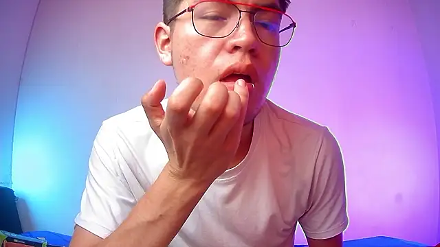 nicolatinboy online show from March 19, 9:15 pm