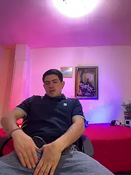 williamsmiiths16 online show from February 25, 12:27 pm