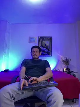 williamsmiiths16 online show from April 5, 12:12 pm