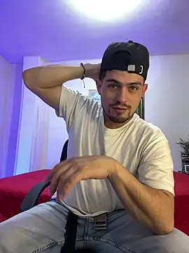 williamsmiiths16 online show from February 12, 3:17 am