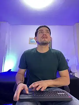 williamsmiiths16 online show from March 26, 11:19 am