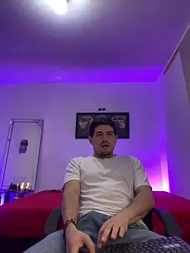 williamsmiiths16 online show from April 27, 11:52 am