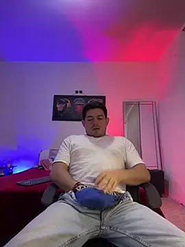 williamsmiiths16 online show from May 11, 10:38 am