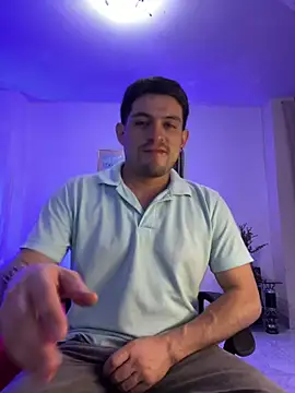 williamsmiiths16 online show from April 14, 4:17 am