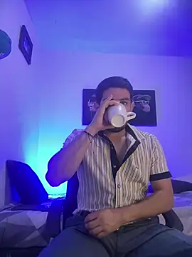 Snapshot of williamsmiiths16 chatting on July 6, 11:50 am williamsmiiths16 online show from July 6, 11:50 am