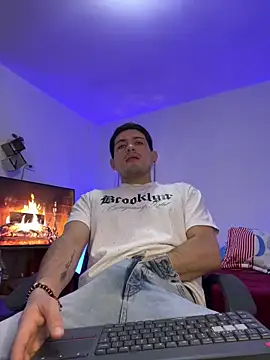 williamsmiiths16 online show from April 23, 12:00 pm