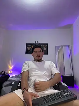 williamsmiiths16 online show from May 8, 12:53 pm