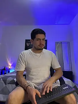williamsmiiths16 online show from May 19, 9:49 am