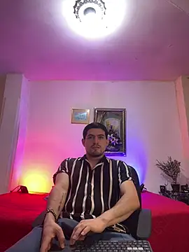 williamsmiiths16 online show from March 13, 11:37 am