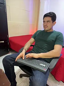 williamsmiiths16 online show from February 6, 1:01 am