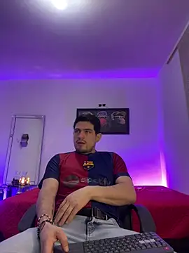 williamsmiiths16 online show from April 28, 9:57 am