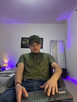 williamsmiiths16 online show from May 7, 11:57 am
