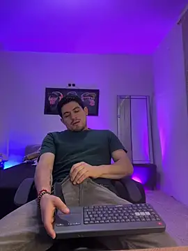 williamsmiiths16 online show from May 15, 10:46 am