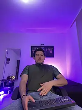 williamsmiiths16 online show from April 30, 10:11 am