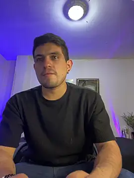 williamsmiiths16 online show from December 19, 3:10 am