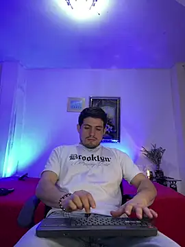 williamsmiiths16 online show from April 4, 10:16 pm