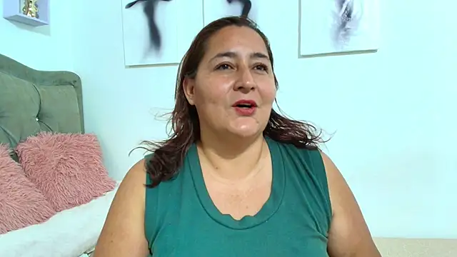 VioletBruces online show from January 10, 11:33 pm