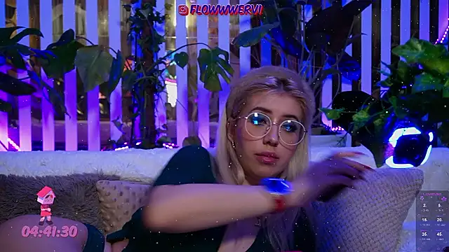 FlowweerGirl online show from February 3, 2:53 am