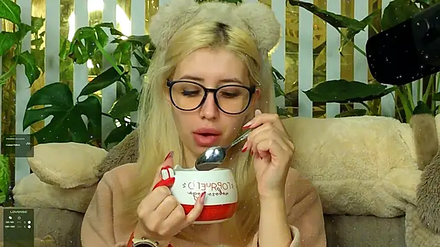 FlowweerGirl online show from January 14, 9:13 am