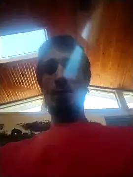 Snapshot of bigjohnson2914 chatting on December 17, 6:35 pm bigjohnson2914 online show from December 17, 6:35 pm