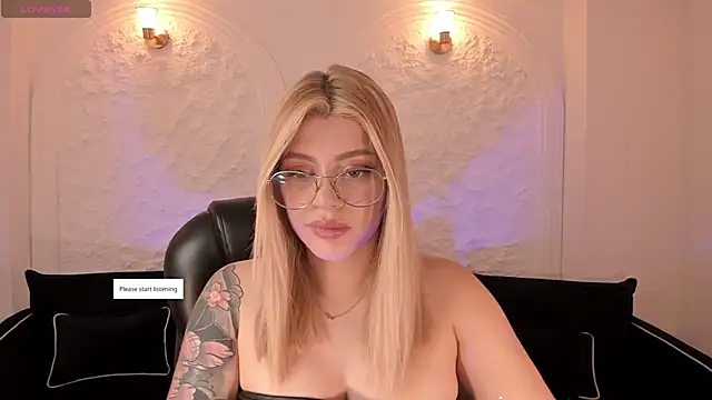 MadisonKane online show from May 26, 11:41 am