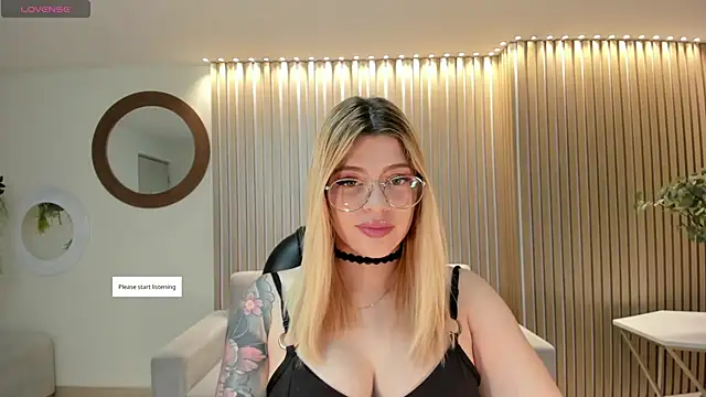 MadisonKane online show from April 26, 11:29 am