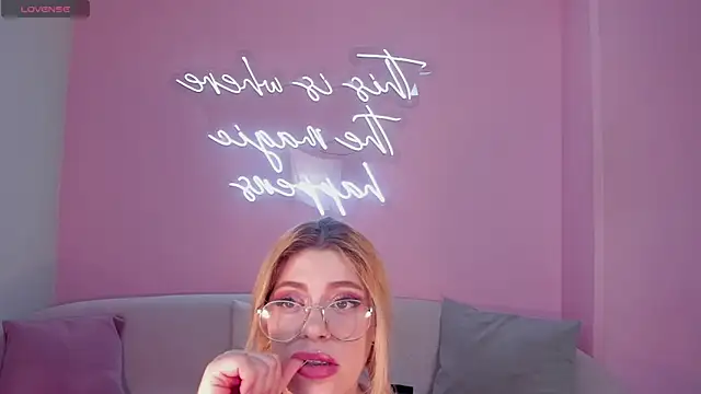 MadisonKane online show from March 24, 11:32 am