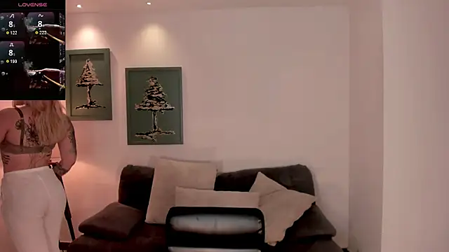 Snapshot of MadisonKane chatting on November 27, 7:03 pm MadisonKane online show from November 27, 7:03 pm