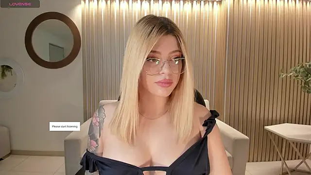 MadisonKane online show from April 24, 11:23 am