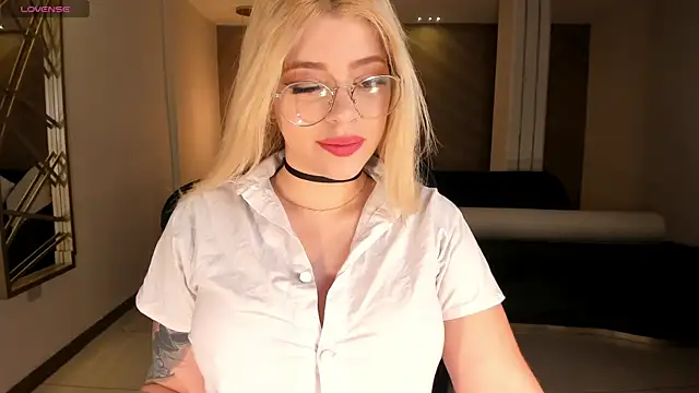 MadisonKane online show from January 6, 11:14 am