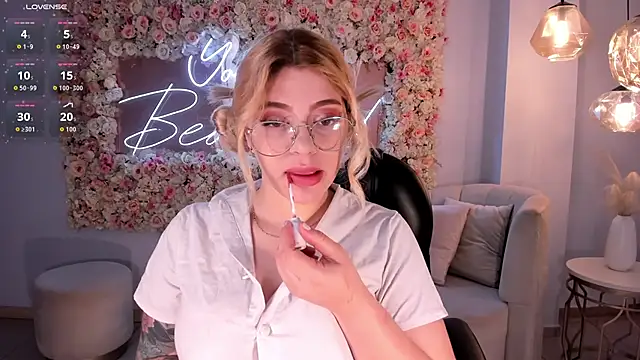 MadisonKane online show from March 11, 11:15 am