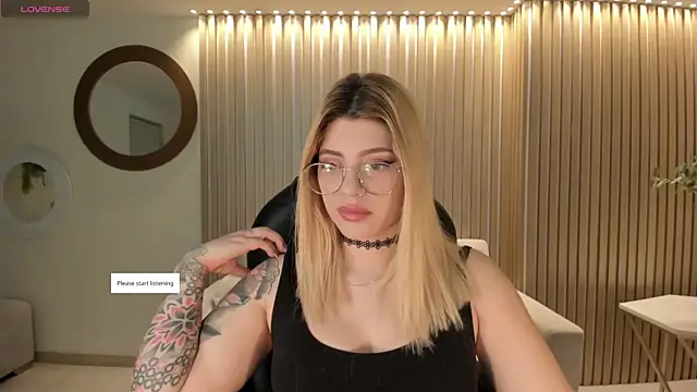 MadisonKane online show from April 23, 11:16 am