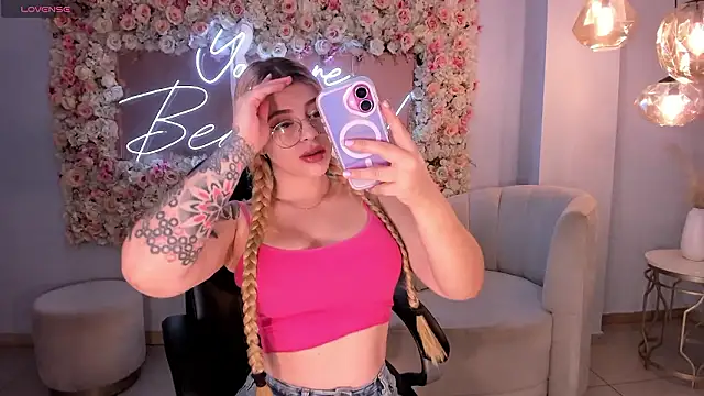 MadisonKane online show from March 10, 11:25 am