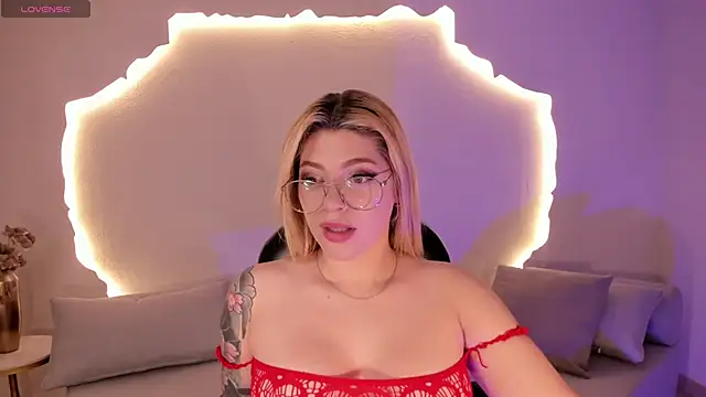 Snapshot of MadisonKane chatting on June 30, 10:59 am MadisonKane online show from June 30, 10:59 am