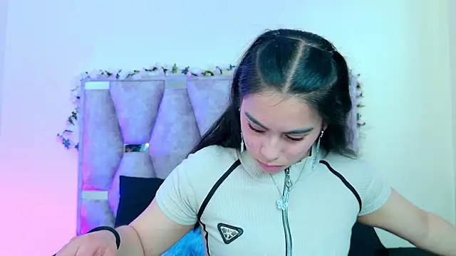 iris and damian online show from April 8, 5:25 pm