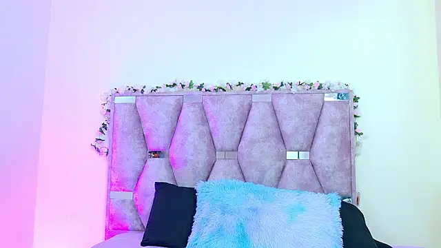 iris and damian online show from March 28, 5:14 pm