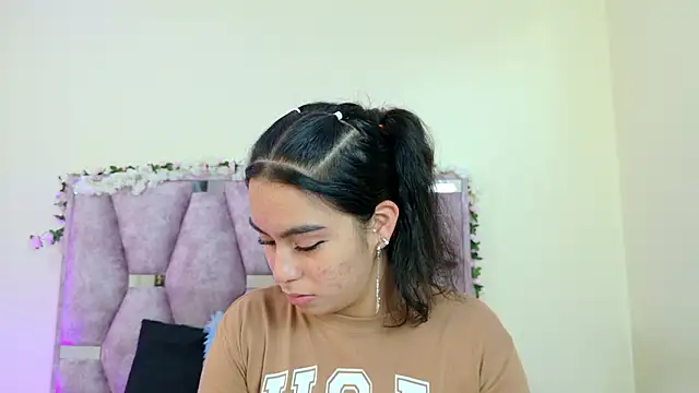 iris and damian online show from February 27, 5:13 pm