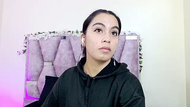 iris and damian online show from February 25, 5:13 pm