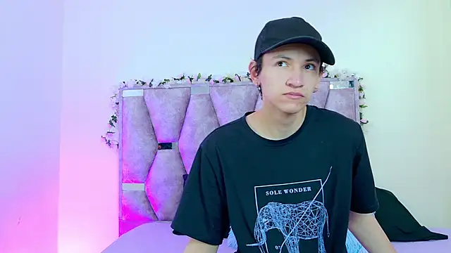 iris and damian online show from April 14, 5:29 pm