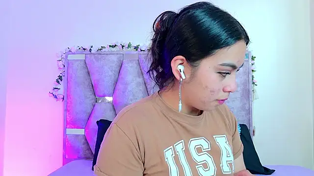 iris and damian online show from March 25, 5:12 pm