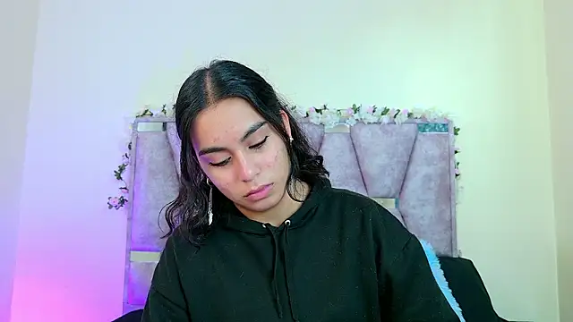 iris and damian online show from March 19, 5:13 pm