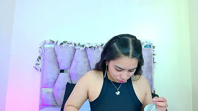 iris and damian online show from March 24, 5:24 pm