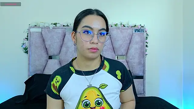 iris and damian online show from December 5, 3:43 pm