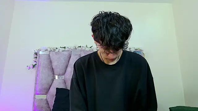 iris and damian online show from January 18, 4:10 pm