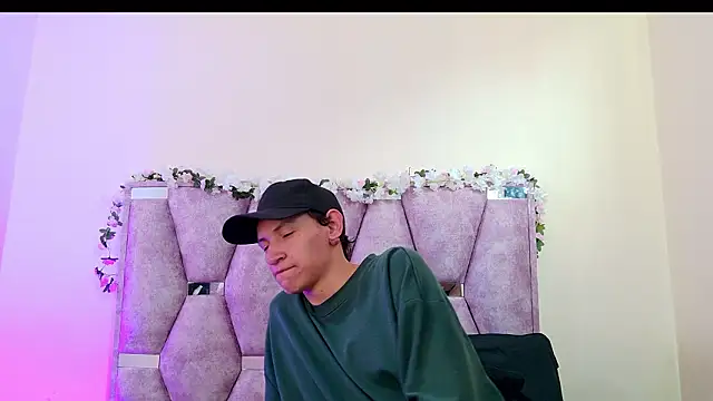 iris and damian online show from March 6, 5:19 pm