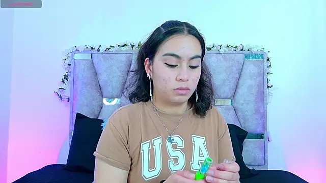 iris and damian online show from April 4, 4:24 pm