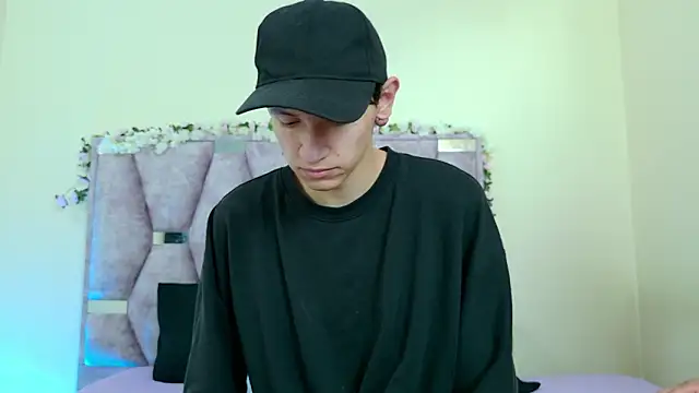 iris and damian online show from February 11, 5:24 pm