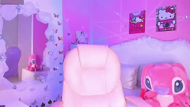 isabella castillo  online show from January 17, 9:18 pm