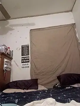 snowbird1117 online show from February 8, 5:05 am